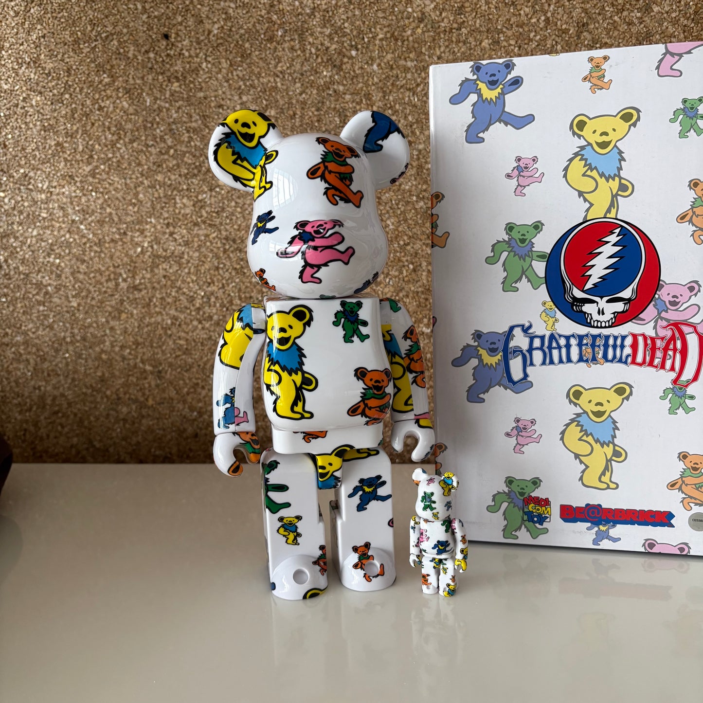 Bearbrick Grateful Dead Dancing Bear 400% & 100%